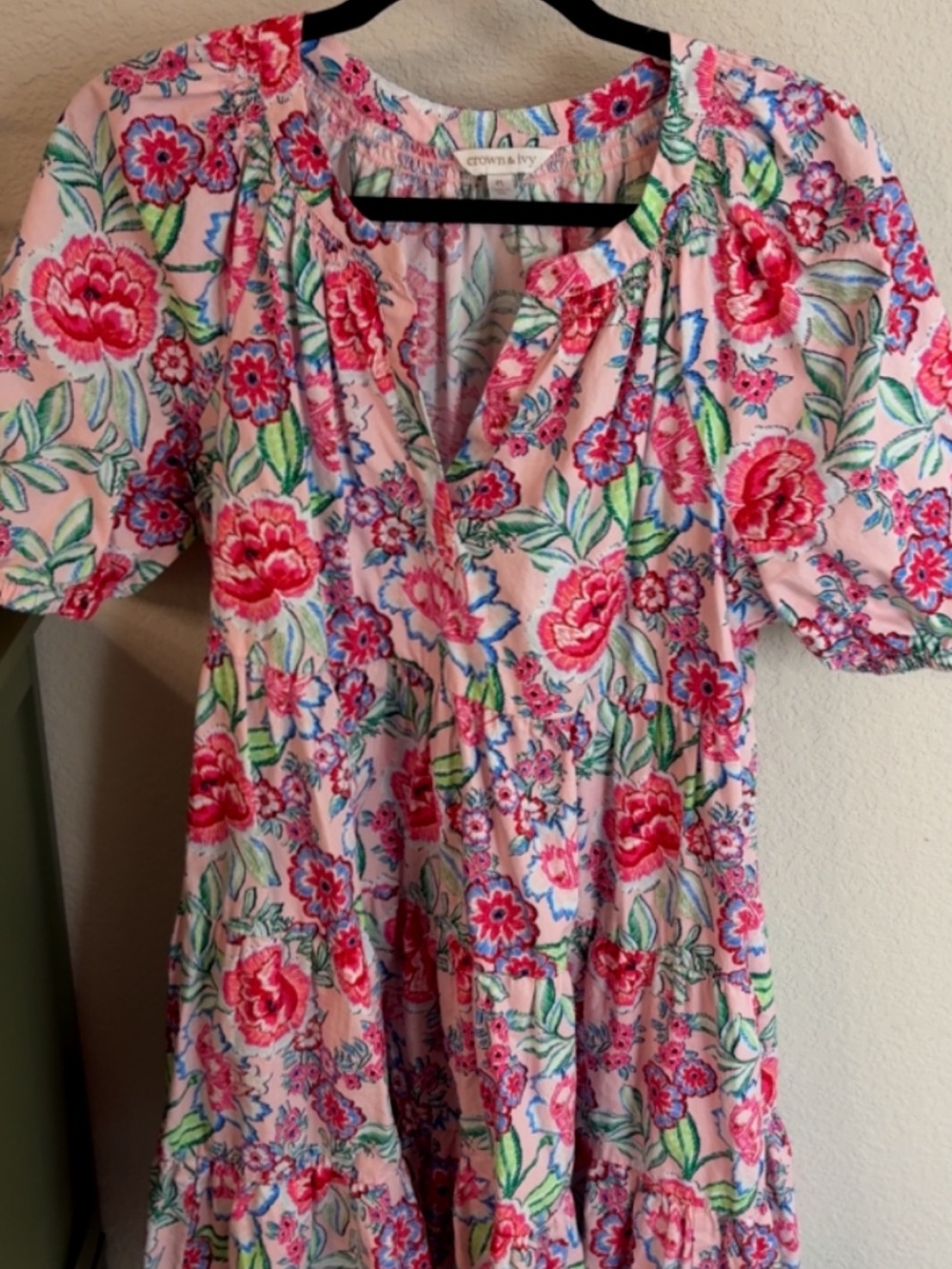 Crown & Ivy Pink Floral Puff-Sleeve Peasant mini dress